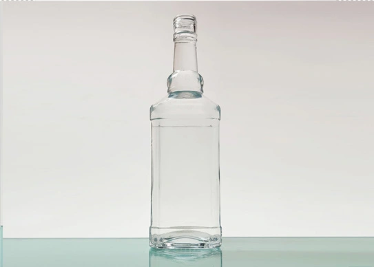 700ml Square Clear Extra Flint Thread Top Whiskey Bottle