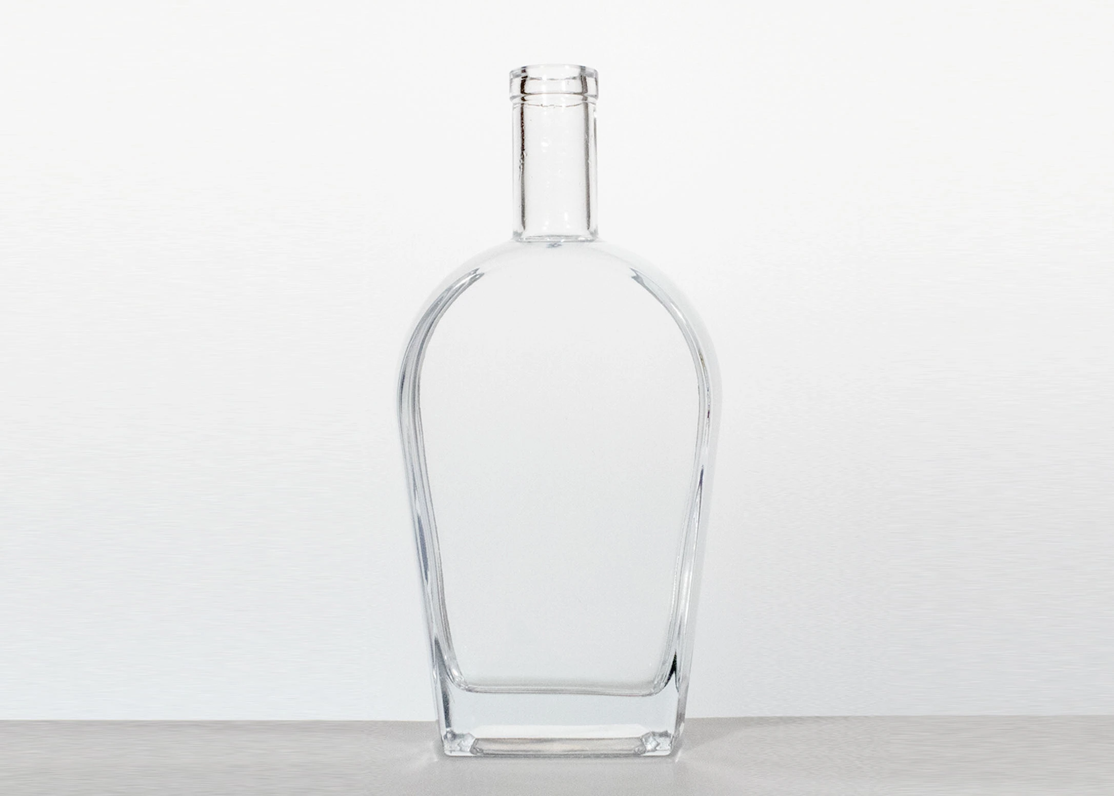 unqiue shape 1000ml glass bottle 1