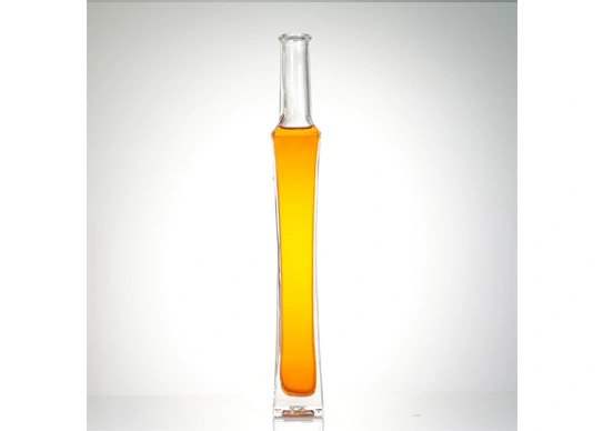 200ml-sleek-glass-bottle-for-spirits-and-olive-oil-03