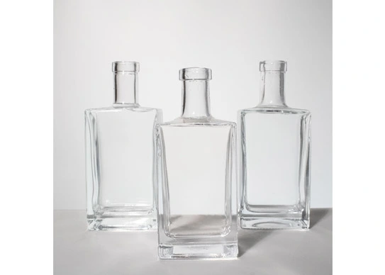 square-shape-heavy-glass-base-premium-750ml-gin-bottles-with-a-flat-shoulder-04